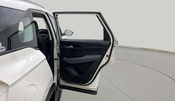 2022 MG HECTOR SHINE 1.5 PETROL TURBO MT, Petrol, Manual, 52,701 km, RHS Rear Door