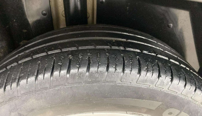 2022 MG HECTOR SHINE 1.5 PETROL TURBO MT, Petrol, Manual, 52,701 km, Right Rear Tyre Tread