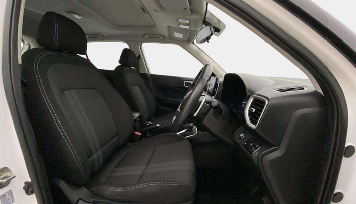 2022 Hyundai VENUE SX PLUS 1.0 TURBO DCT, Petrol, Automatic, 43,142 km, Right Side Front Door Cabin