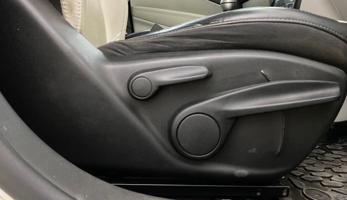 2017 Jeep Compass LIMITED 2.0 DIESEL, Diesel, Manual, 75,082 km, Driver Side Adjustment Panel