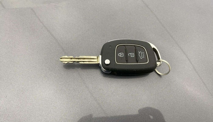2017 Hyundai Xcent S 1.2, Petrol, Manual, 12,162 km, Key Close Up