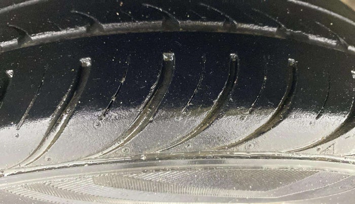 2018 Hyundai Eon ERA +, Petrol, Manual, 49,013 km, Right Rear Tyre Tread