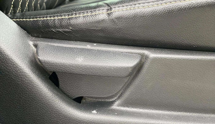 2018 Hyundai Eon ERA +, Petrol, Manual, 49,013 km, Driver Side Adjustment Panel