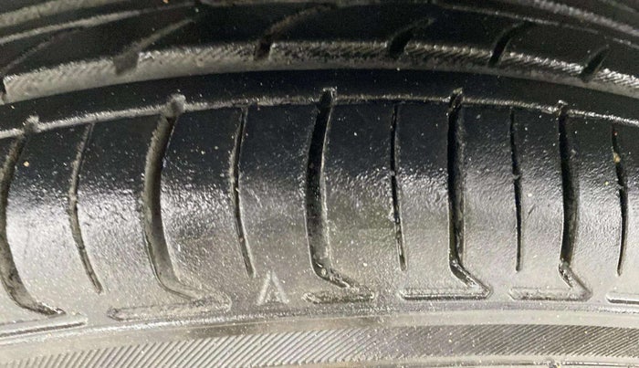 2018 Hyundai Eon ERA +, Petrol, Manual, 49,013 km, Left Front Tyre Tread