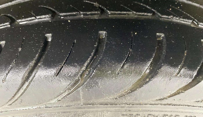 2018 Hyundai Eon ERA +, Petrol, Manual, 49,013 km, Left Rear Tyre Tread