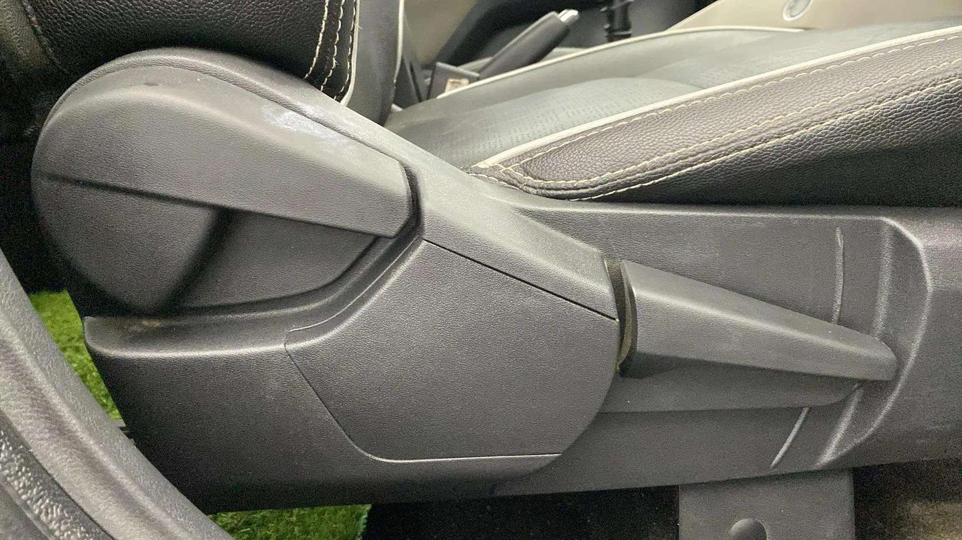 2023 Nissan MAGNITE XV MT, Petrol, Manual, 34,521 km, Driver Side Adjustment Panel