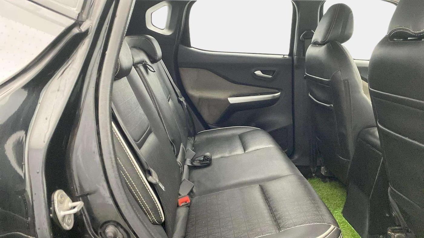 2023 Nissan MAGNITE XV MT, Petrol, Manual, 34,521 km, Right Side Rear Door Cabin