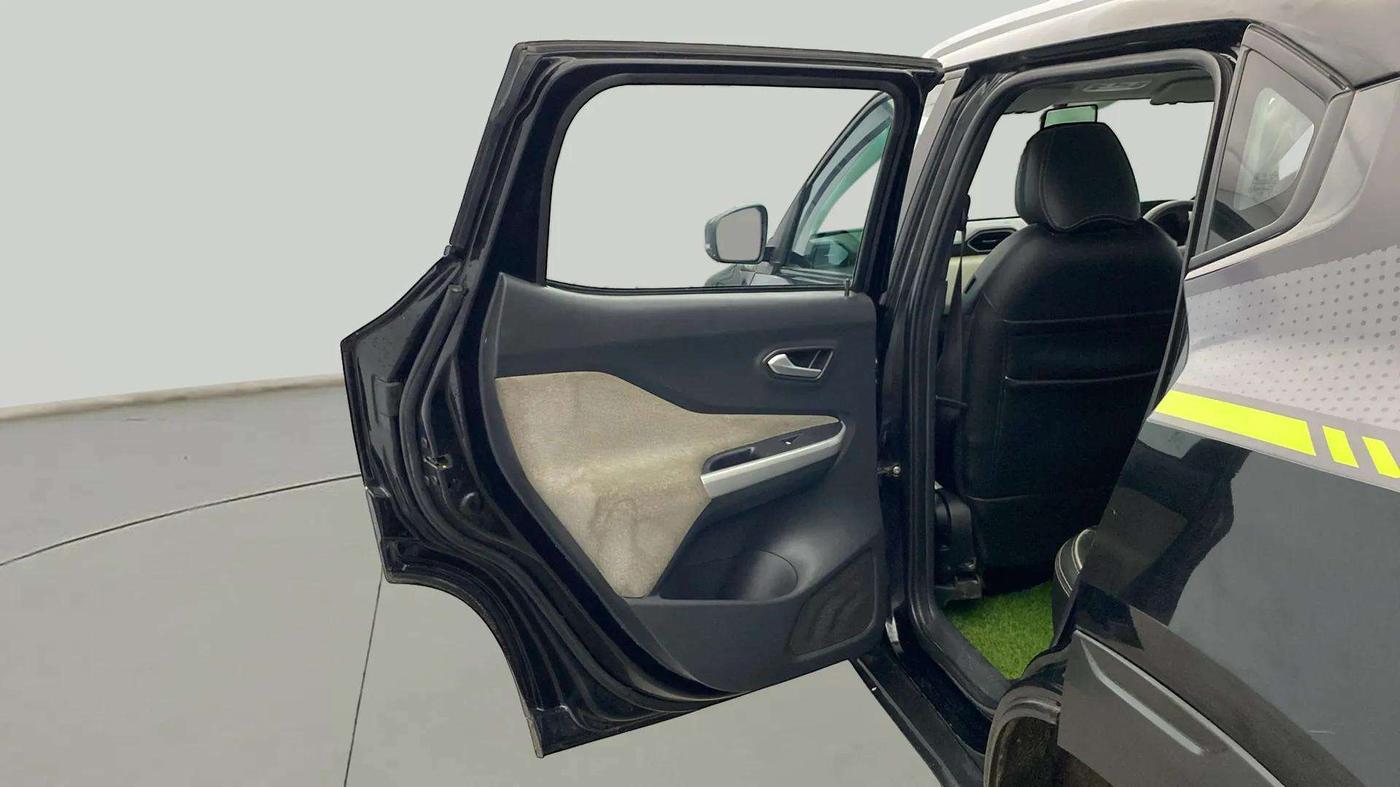 2023 Nissan MAGNITE XV MT, Petrol, Manual, 34,521 km, Third Seat Row ( optional )