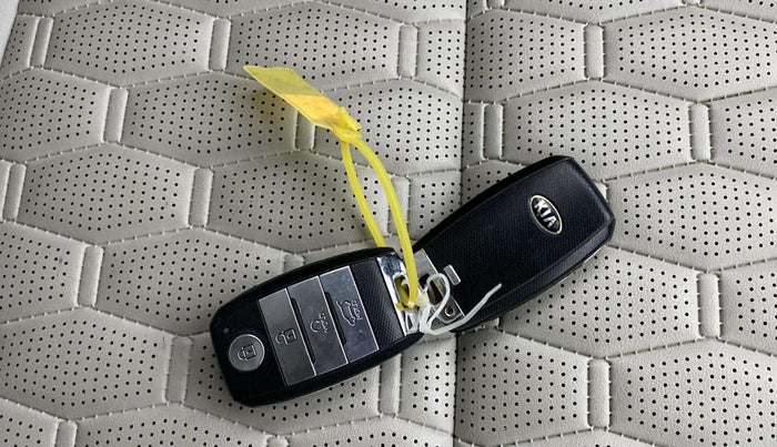 2020 KIA SELTOS HTX IVT 1.5 PETROL, Petrol, Automatic, 35,378 km, Key Close Up