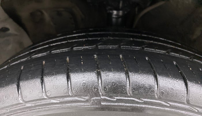 2017 Hyundai Creta SX PLUS 1.6 DIESEL, Diesel, Manual, 70,370 km, Left Front Tyre Tread