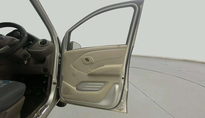 2016 Datsun Redi Go T (O), Petrol, Manual, 1,07,762 km, RHS Front Door