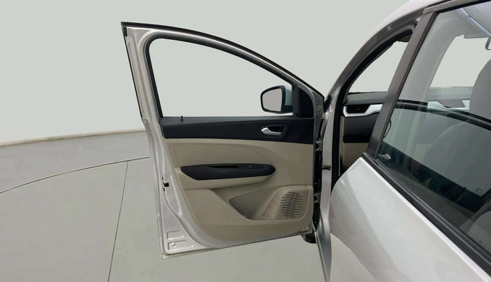 2019 Renault TRIBER RXZ, Petrol, Manual, 37,564 km, LHS Front Door