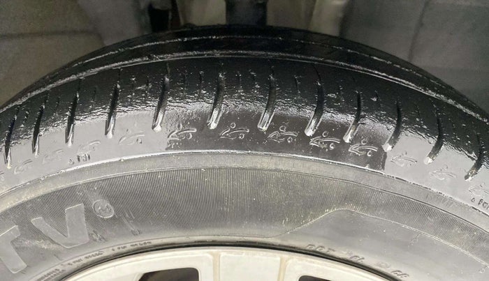 2019 Renault TRIBER RXZ, Petrol, Manual, 37,564 km, Right Front Tyre Tread