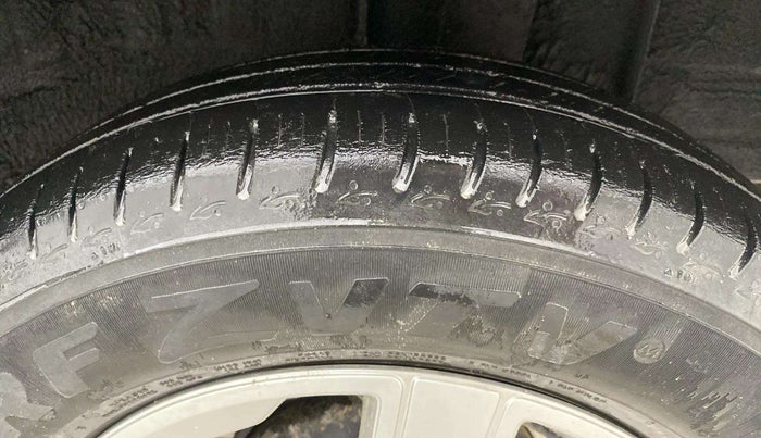 2019 Renault TRIBER RXZ, Petrol, Manual, 37,564 km, Left Rear Tyre Tread