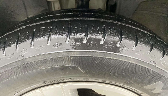 2019 Renault TRIBER RXZ, Petrol, Manual, 37,564 km, Left Front Tyre Tread