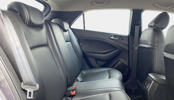 2017 Hyundai Elite i20 ASTA 1.2 (O), Petrol, Manual, 33,095 km, Right Side Rear Door Cabin