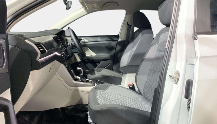 2025 Volkswagen TAIGUN HIGHLINE 1.0 TSI AT, Petrol, Automatic, 1,689 km, Right Side Front Door Cabin