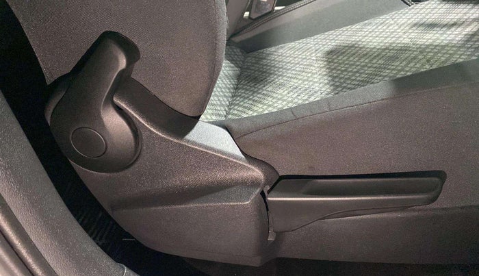 2025 Volkswagen TAIGUN HIGHLINE 1.0 TSI AT, Petrol, Automatic, 1,689 km, Driver Side Adjustment Panel