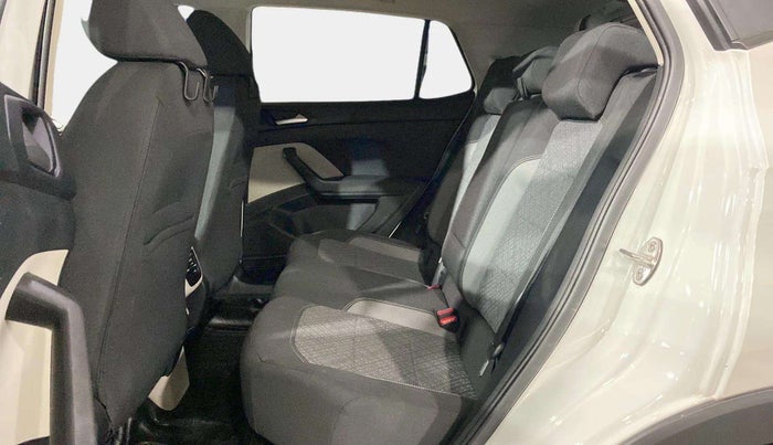 2025 Volkswagen TAIGUN HIGHLINE 1.0 TSI AT, Petrol, Automatic, 1,689 km, Right Side Rear Door Cabin