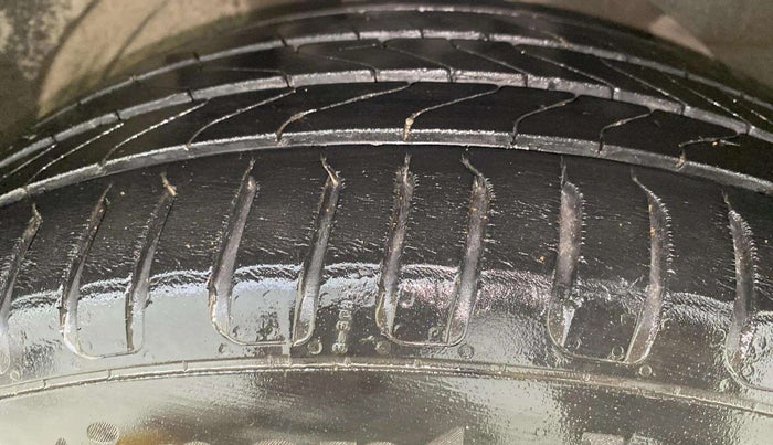 2021 MG HECTOR SHARP 1.5 DCT PETROL, Petrol, Automatic, 36,140 km, Right Front Tyre Tread