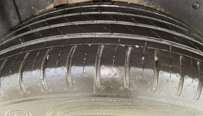 2021 MG HECTOR SHARP 1.5 DCT PETROL, Petrol, Automatic, 36,140 km, Right Rear Tyre Tread