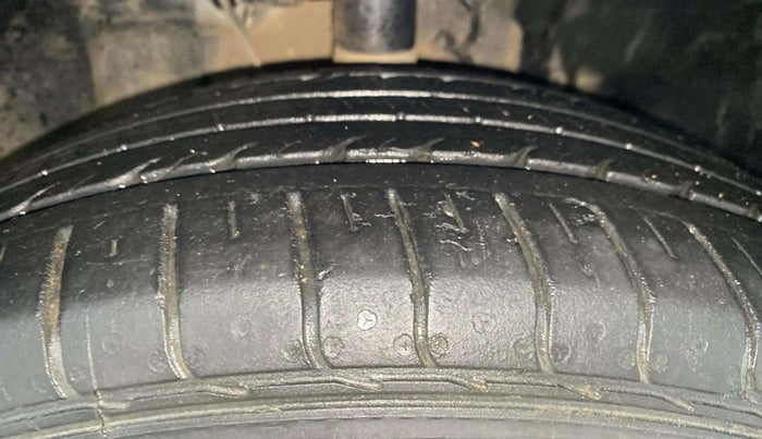 2022 Tata ALTROZ XZ PLUS PETROL, Petrol, Manual, 41,189 km, Left Front Tyre Tread