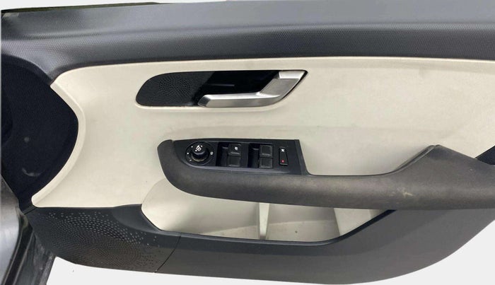 2022 Tata ALTROZ XZ PLUS PETROL, Petrol, Manual, 41,189 km, Driver Side Door Panels Control