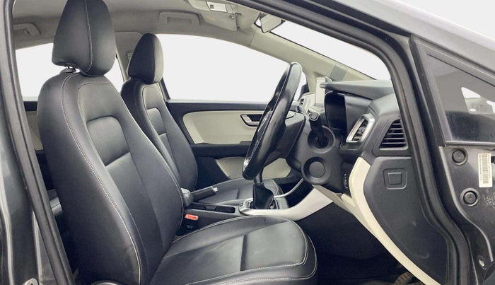 2022 Tata ALTROZ XZ PLUS PETROL, Petrol, Manual, 41,189 km, Right Side Front Door Cabin