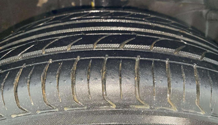 2012 Honda Brio S MT, Petrol, Manual, 84,663 km, Right Front Tyre Tread