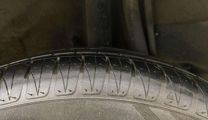 2014 Tata Zest XMS PETROL, Petrol, Manual, 40,171 km, Left Front Tyre Tread