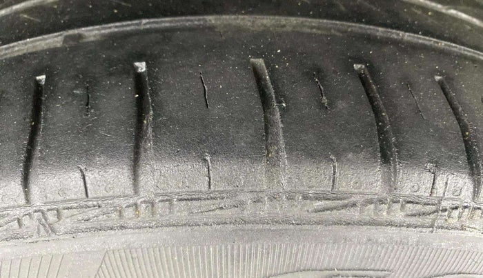 2016 Volkswagen Polo HIGHLINE1.2L, Petrol, Manual, 96,114 km, Left Rear Tyre Tread