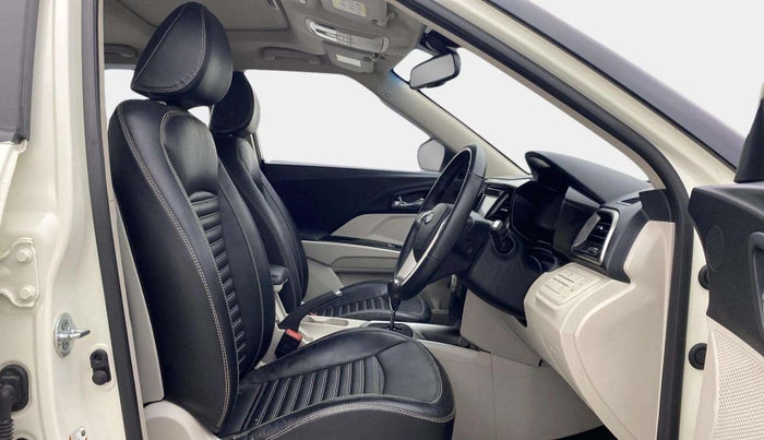 2021 Mahindra XUV300 W8 (O) 1.2 PETROL AMT, Petrol, Automatic, 43,721 km, Right Side Front Door Cabin