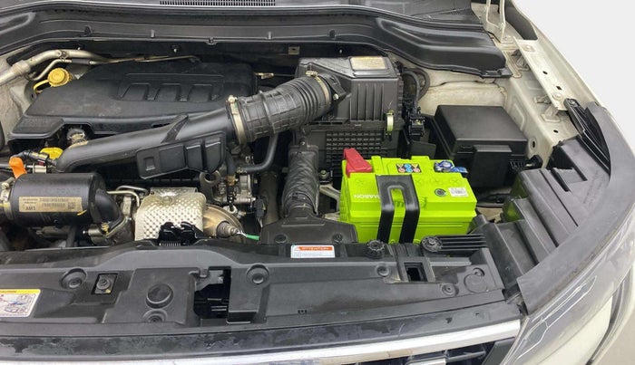 2021 Mahindra XUV300 W8 (O) 1.2 PETROL AMT, Petrol, Automatic, 43,721 km, Engine View - Left