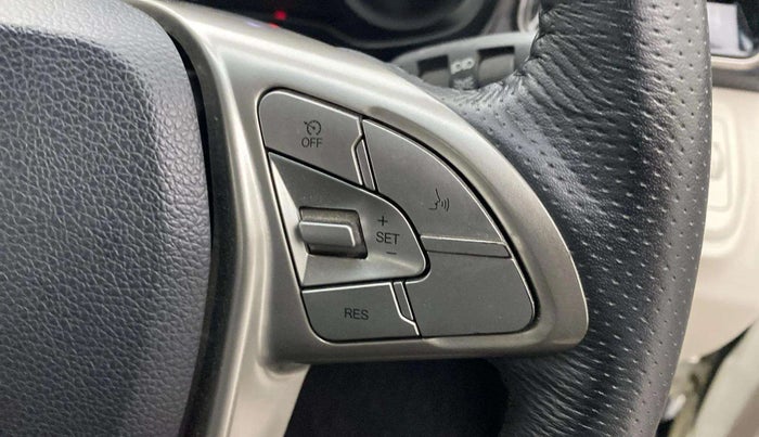 2021 Mahindra XUV300 W8 (O) 1.2 PETROL AMT, Petrol, Automatic, 43,721 km, Adaptive Cruise Control