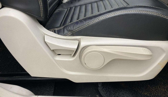 2021 Mahindra XUV300 W8 (O) 1.2 PETROL AMT, Petrol, Automatic, 43,721 km, Driver Side Adjustment Panel