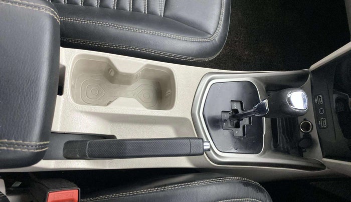 2021 Mahindra XUV300 W8 (O) 1.2 PETROL AMT, Petrol, Automatic, 43,721 km, Gear Lever