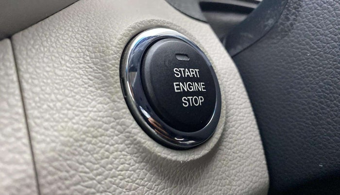 2021 Mahindra XUV300 W8 (O) 1.2 PETROL AMT, Petrol, Automatic, 43,721 km, Keyless Start/ Stop Button