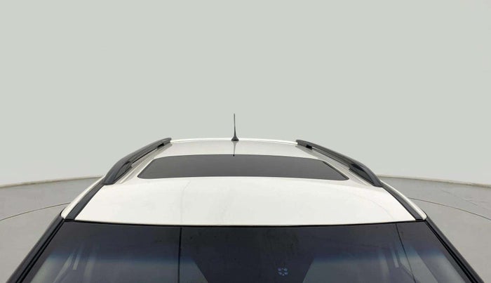 2021 Mahindra XUV300 W8 (O) 1.2 PETROL AMT, Petrol, Automatic, 43,721 km, Moonroof/ Sunroof