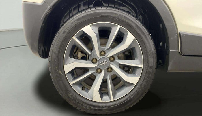 2021 Mahindra XUV300 W8 (O) 1.2 PETROL AMT, Petrol, Automatic, 43,721 km, Right Rear Wheel