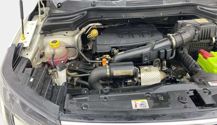 2021 Mahindra XUV300 W8 (O) 1.2 PETROL AMT, Petrol, Automatic, 43,721 km, Engine View - Right