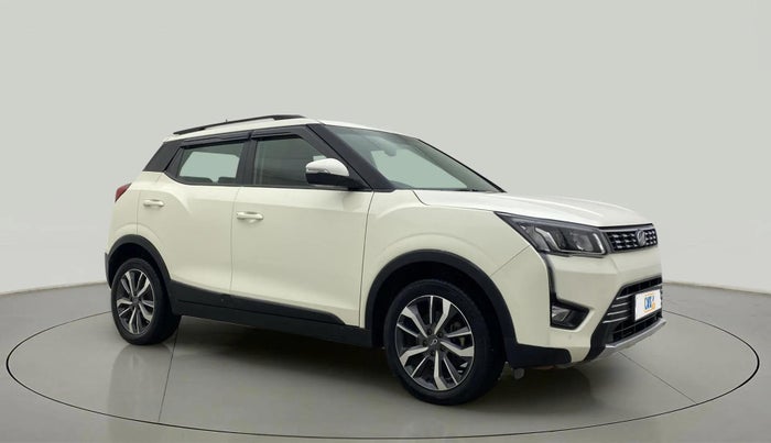 2021 Mahindra XUV300 W8 (O) 1.2 PETROL AMT, Petrol, Automatic, 43,721 km, Right Front Diagonal