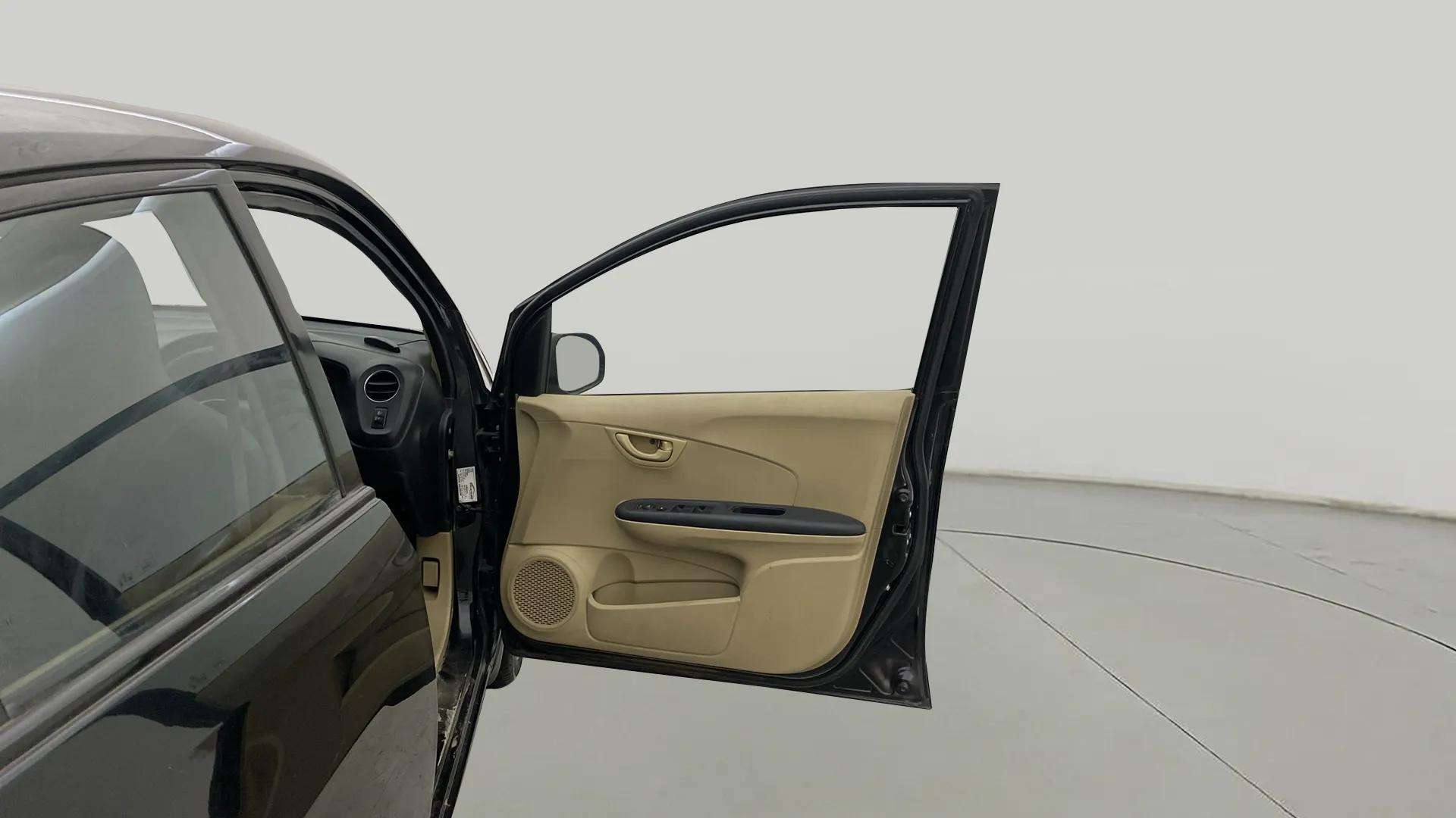 RHS-Front-Door-Open-32