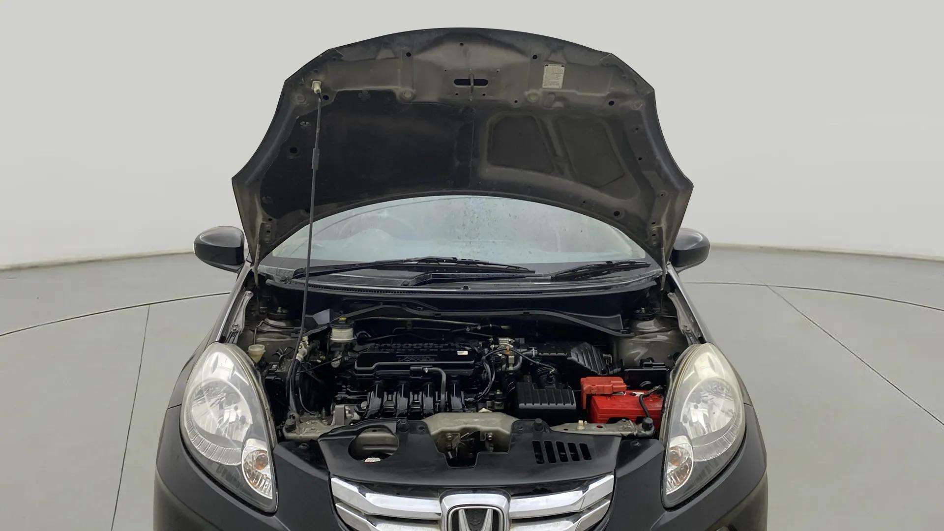 Engine-Full-View-With-Bonnet-Open-13