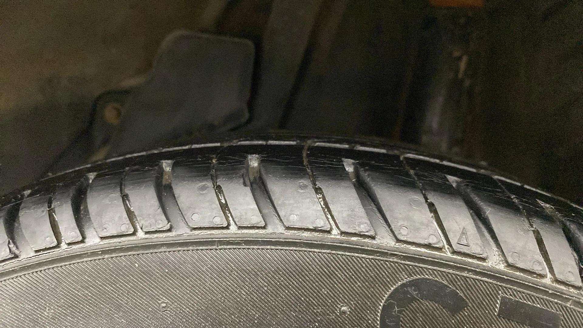 LHS-Front-Tyre-Tread-20