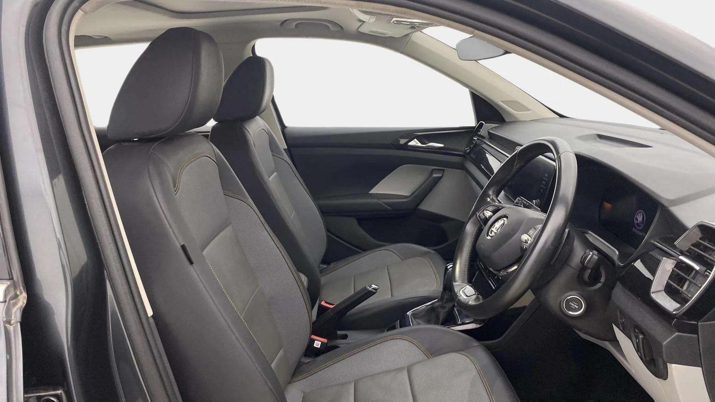 2023 Skoda KUSHAQ STYLE 1.5L TSI DSG (6 AIRBAGS), Petrol, Automatic, 46,245 km, Right Side Front Door Cabin