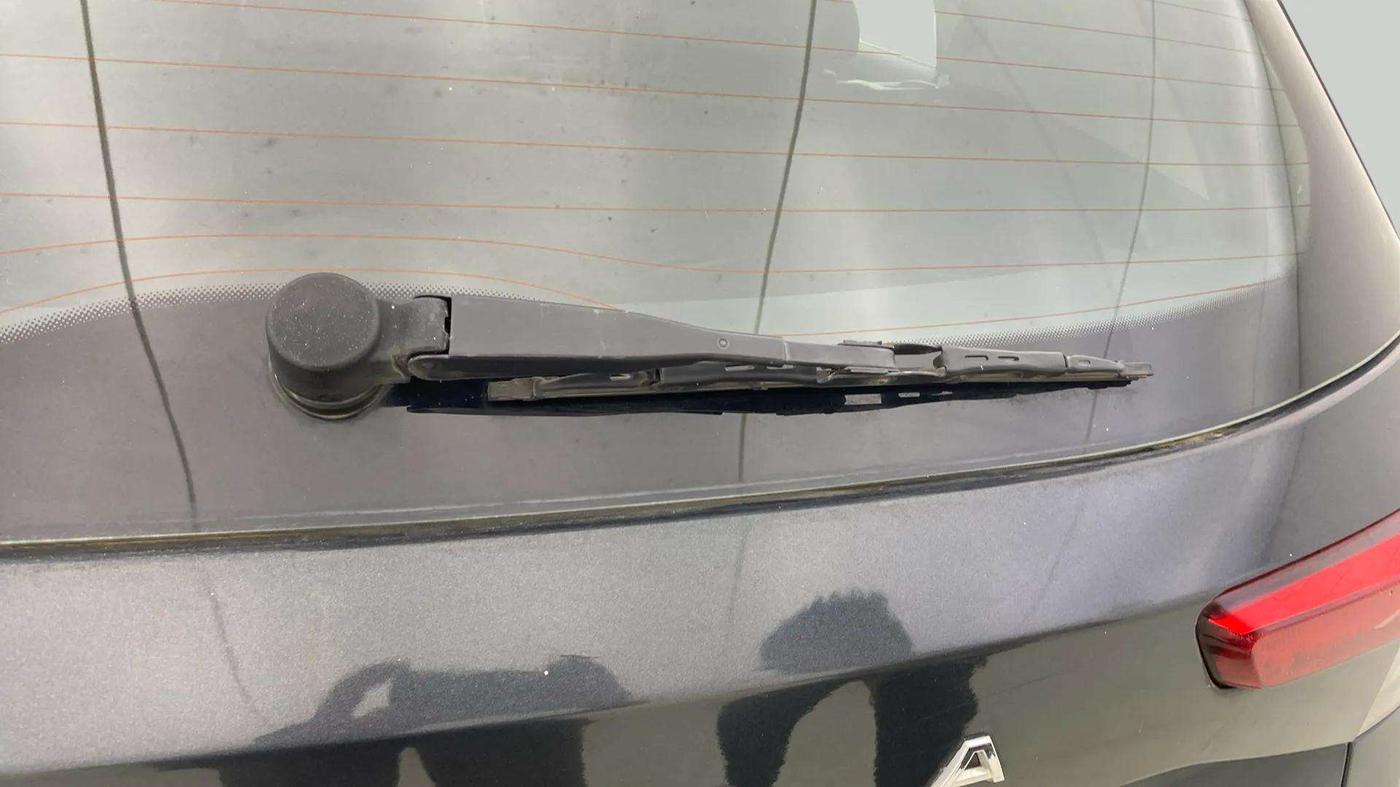 2023 Skoda KUSHAQ STYLE 1.5L TSI DSG (6 AIRBAGS), Petrol, Automatic, 46,245 km, Rear Wiper