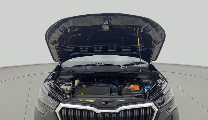 2023 Skoda KUSHAQ STYLE 1.5L TSI DSG (6 AIRBAGS), Petrol, Automatic, 46,245 km, Open Bonet