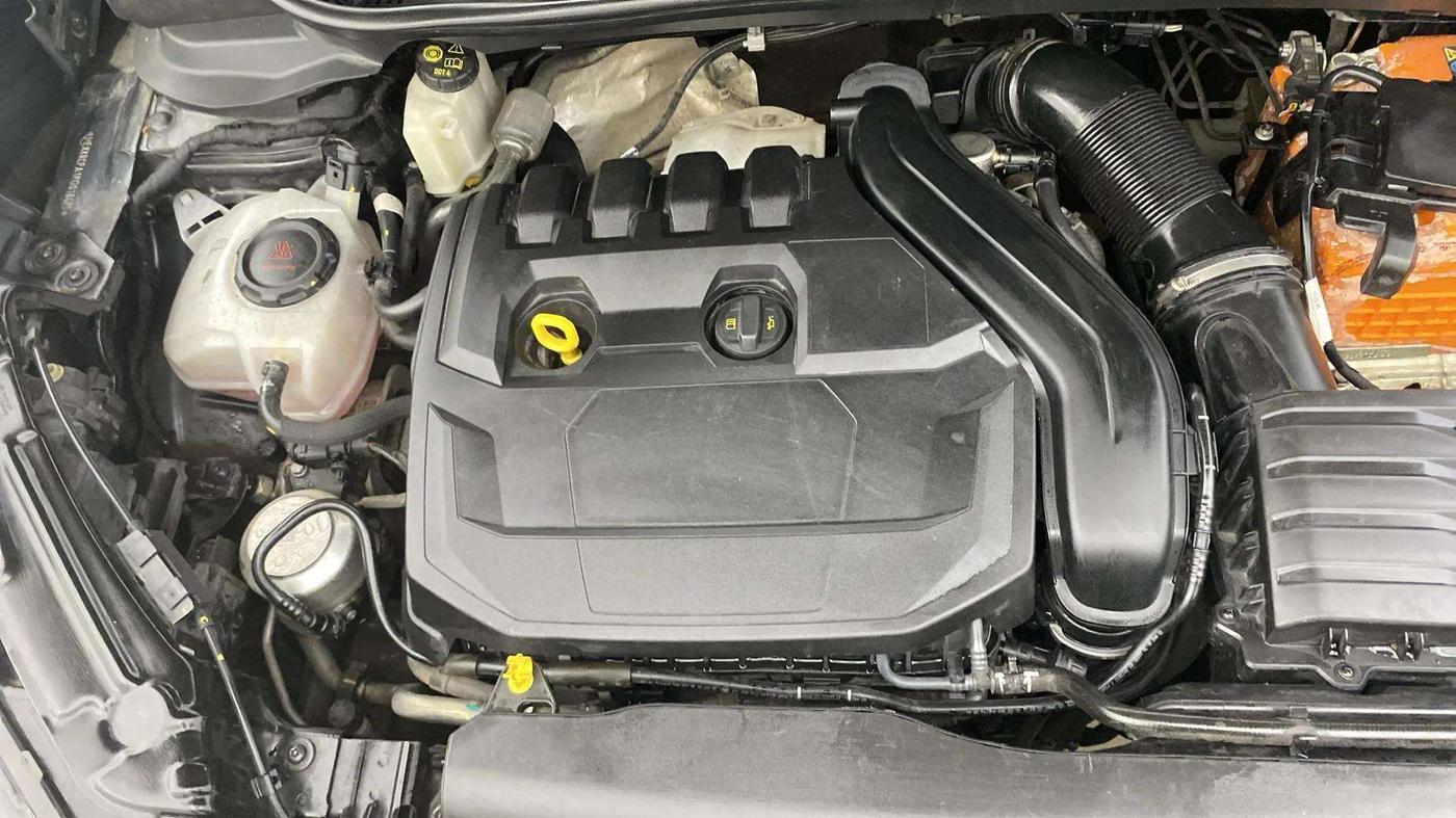 2023 Skoda KUSHAQ STYLE 1.5L TSI DSG (6 AIRBAGS), Petrol, Automatic, 46,245 km, Engine View - Right