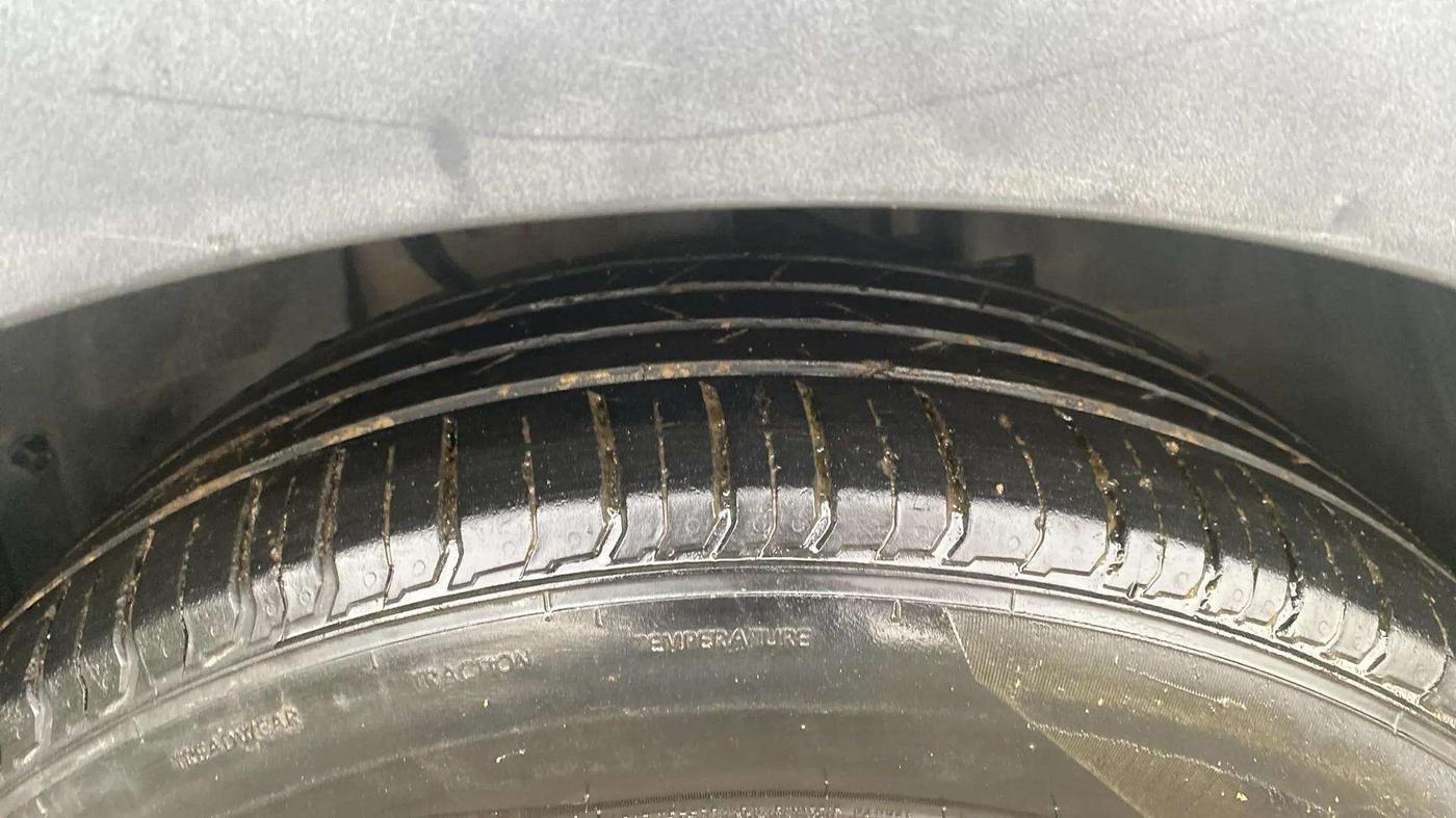 2018 Tata NEXON XZ PLUS DIESEL, Diesel, Manual, 1,17,133 km, Right Front Tyre Tread
