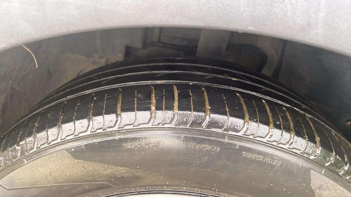2018 Tata NEXON XZ PLUS DIESEL, Diesel, Manual, 1,17,133 km, Left Front Tyre Tread